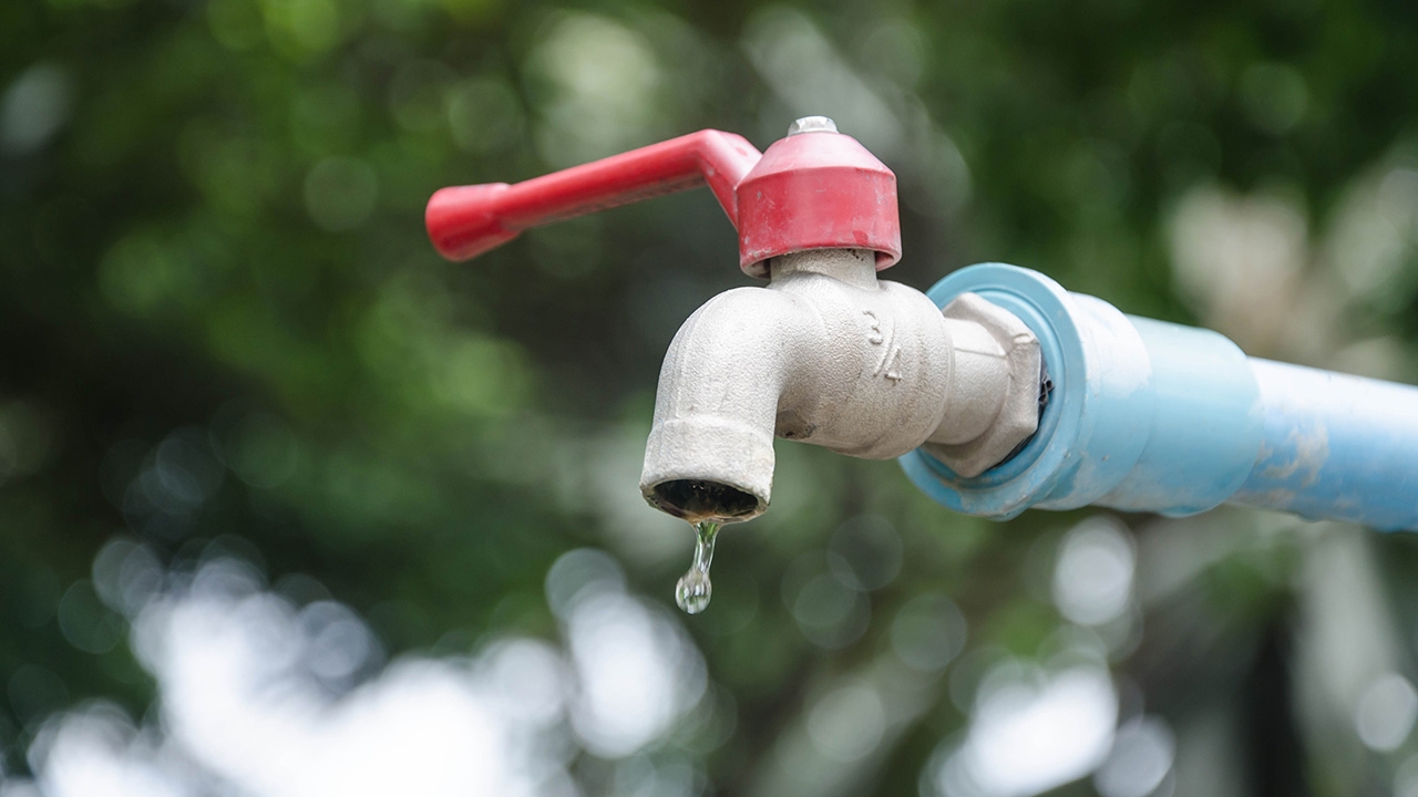 ประปาฯ ปิด​ประตูน้ำ ไทรน้อย​น้ำ​ไหล​อ่อน