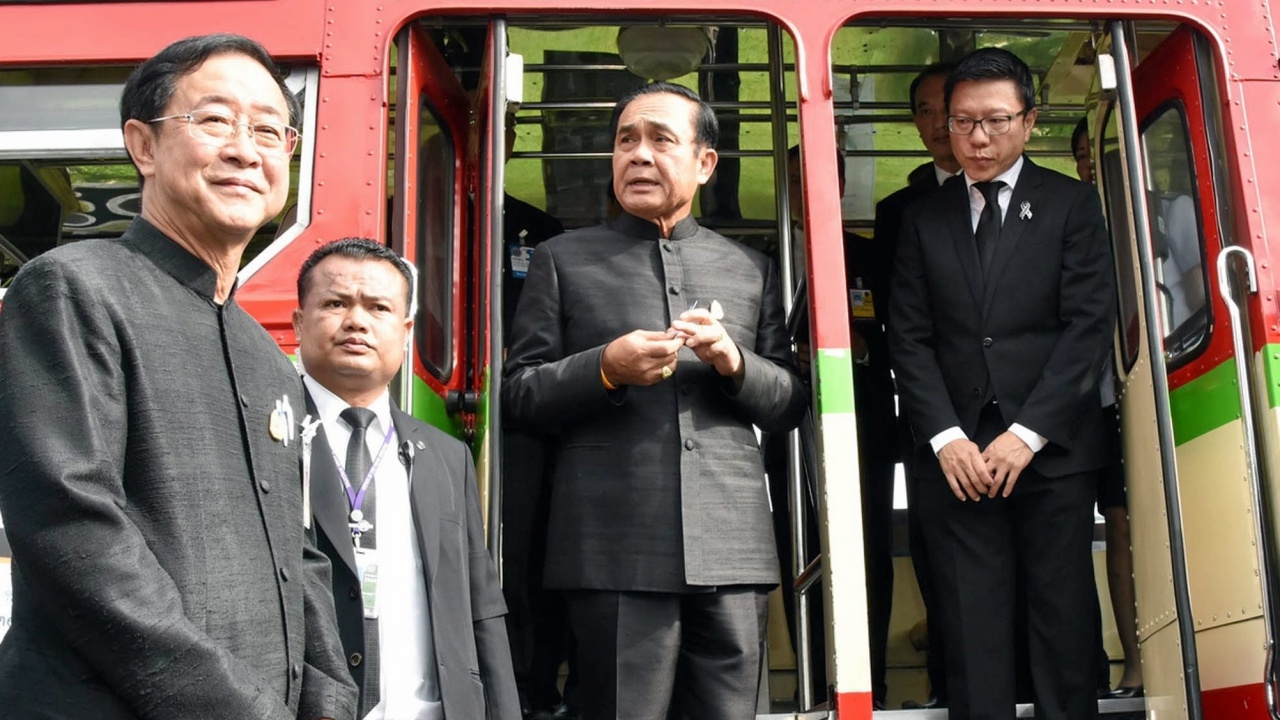 นายกฯ ทดลองใช้รถเมล์ E-Ticket ย้ำ รบ.นี้ให้ตามจริง ทำเพื่อคนจน