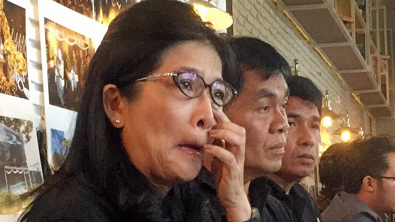 ‘หญิงหน่อย’ ร่ำไห้ ขอโทษ ปัด-แฝงหาเสียง ภาพขึ้นรถแห่ติดป้ายชื่อหรา