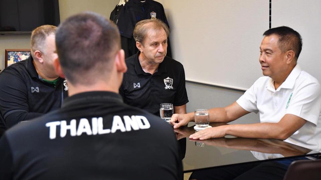 ‘บิ๊กอ๊อด’ เผยแผนงานช้างศึกปีหน้า พร้อมแจงอนาคต 'มิโล' ที่ใกล้หมดสัญญา