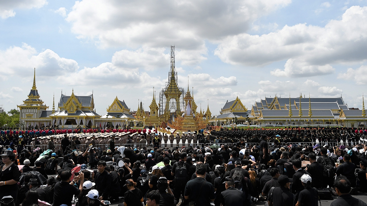 คนไปชมซ้อมริ้วขบวน ห้ามเซลฟี่ ขอให้สำรวม ย้ำหากพกร่มใช้สีดำ-หม่น
