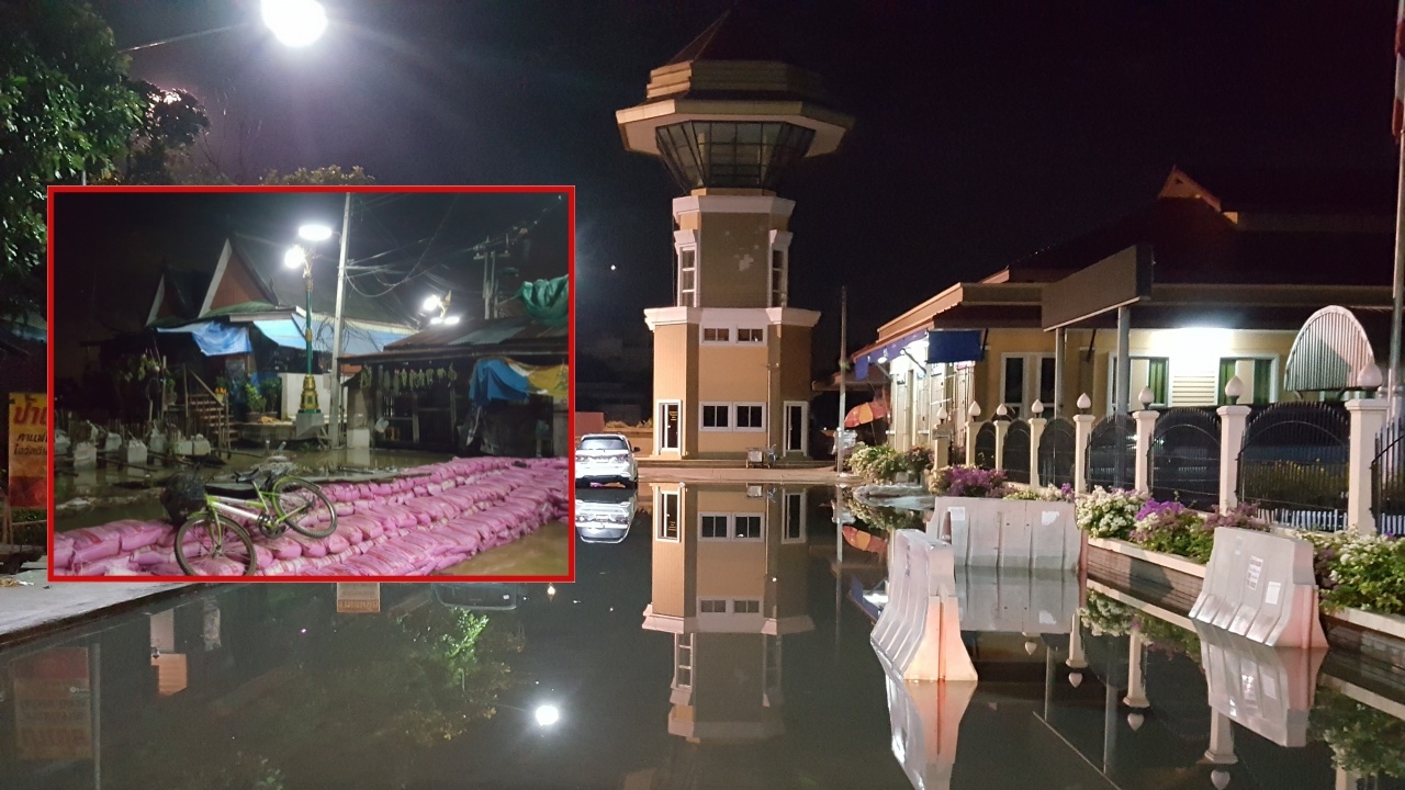 คนปทุมฯ ผวาน้ำท่วม น้ำเจ้าพระยาล้นท่อระบาย ไหลเอ่อถนน