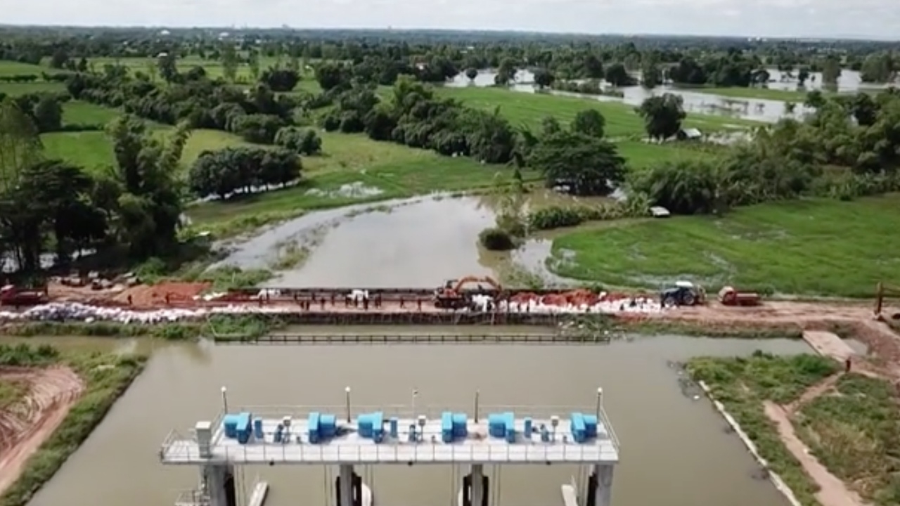 เหลืออีก 5 ซม. น้ำพองล้นประตูระบายน้ำ เข้าเขตชุมชนเมืองขอนแก่น