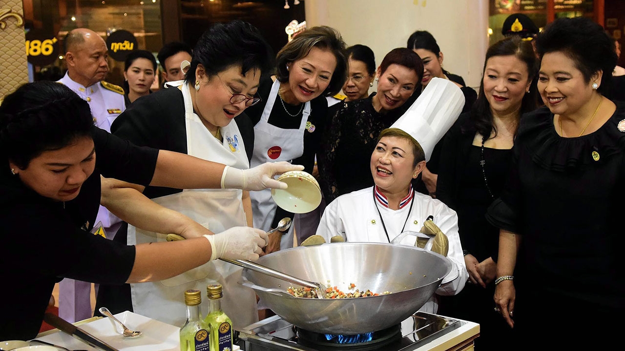 พระองค์โสมฯ ทรงปรุงข้าวผัดแปดเซียนเสวยเจ
