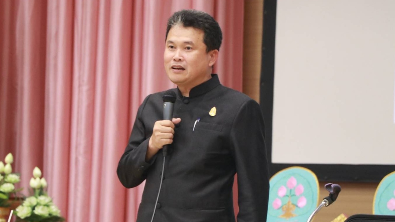 อธิบดี สถ.ยกศาสตร์พระราชาฯ ถ่ายทอด ครู-นศ.ใช้เป็นหลักนำทางพัฒนาสังคม