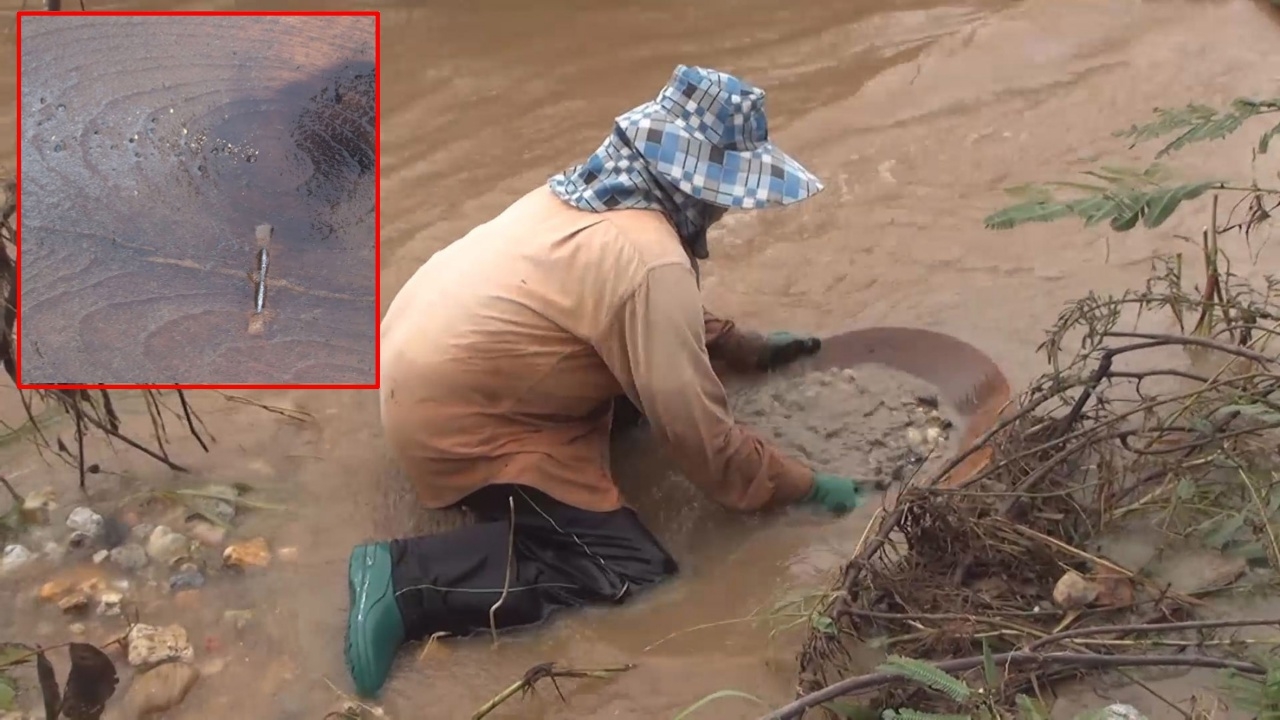 น้ำป่าสร้างรายได้ ชาวบ้านแห่ร่อนทอง แม่น้ำวัง ขายได้วันละเกือบพัน