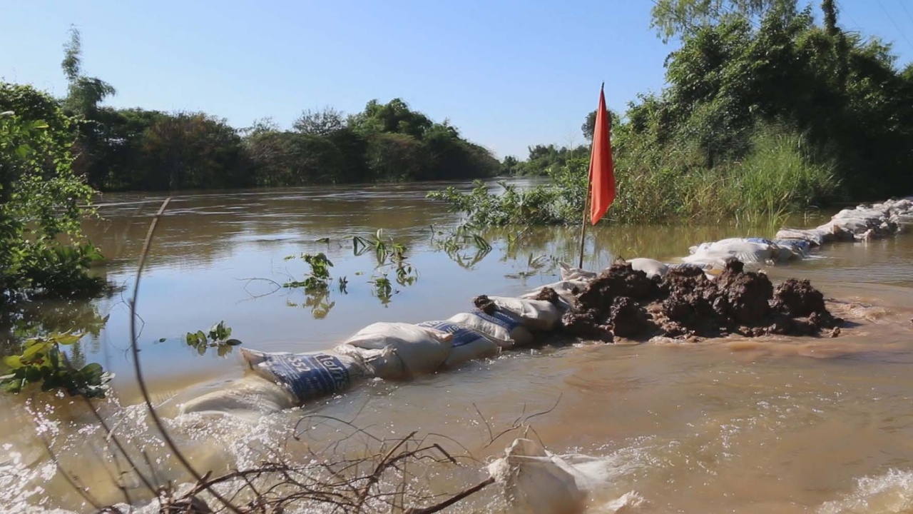 เขื่อนอุบลรัตน์ ยังปล่อยน้ำเพิ่ม ส่งผลให้น้ำพอง ทะลักท่วมหลายหมู่บ้าน