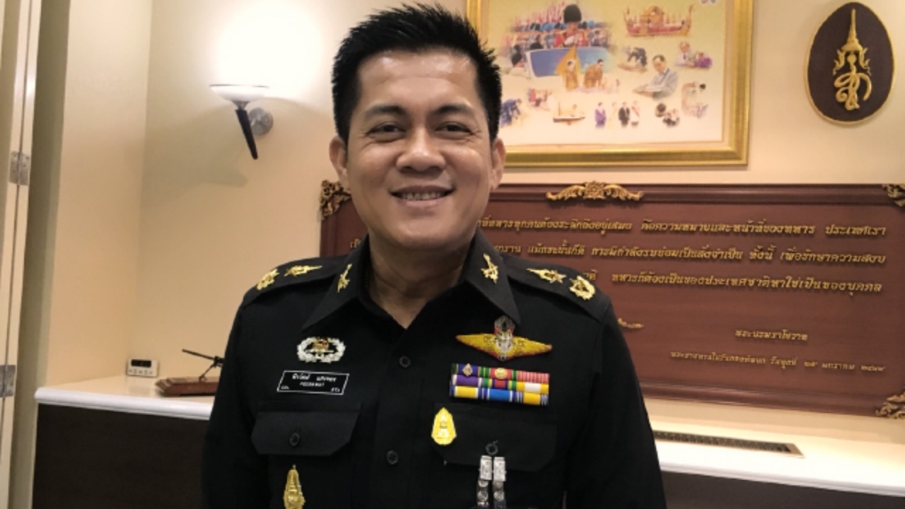 กอ.รมน.ร่วมปลูกป่าชายเลน ป้องกันน้ำทะเลกัดเซาะชายฝั่งทะเลบางขุนเทียน