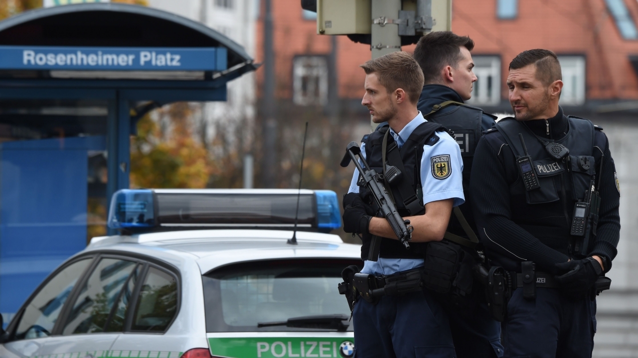 เยอรมนีระทึก ตร.ตามล่า คนร้ายใช้มีดไล่ฟันคนที่มิวนิก บาดเจ็บระนาว 