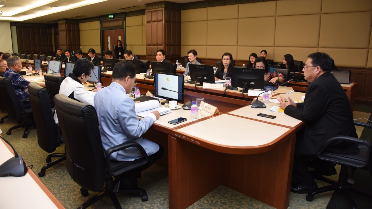 ปลัดแรงงาน ยัน ไม่ทบทวนปรับค่าจ้าง ชี้สูงสุด 330 บาท เหมาะกับสภาพ ศก.