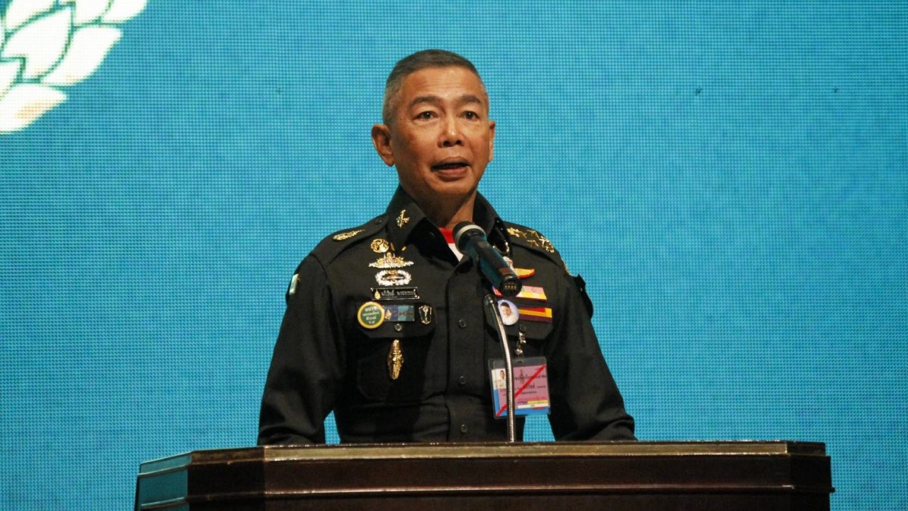 "บิ๊กแดง"สั่งฝ่ายกฎหมายคสช.แจ้งความ ปอท. เอาผิดเพจ CSI ย้ำ เอกสารปลอม 