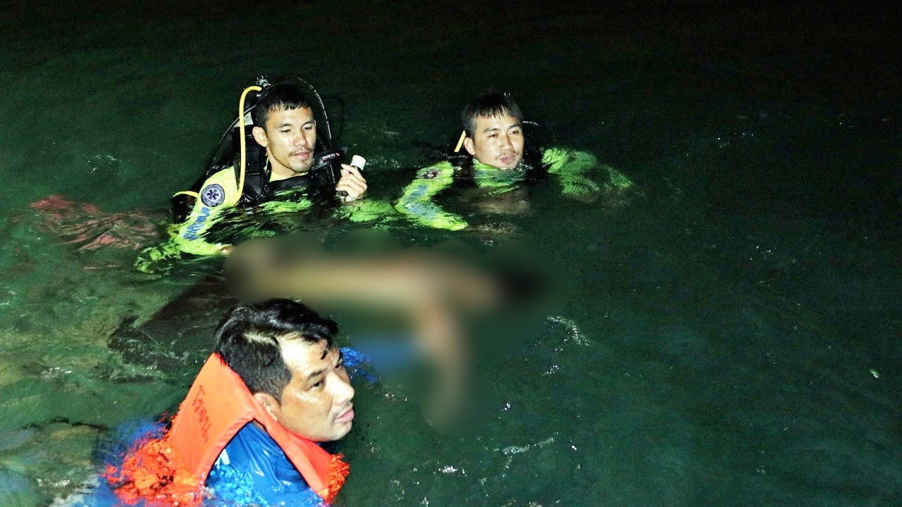 บ่นอากาศร้อน!! หนุ่มสุพรรณฯ ลงทะเลสัตหีบ ร่างจมดิ่งดับ