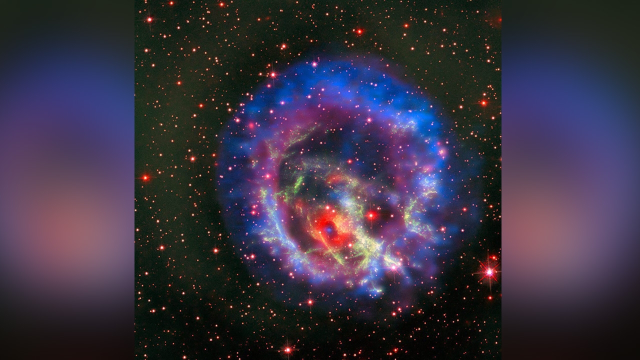 ดาวมรณะที่ล้อมรอบไปด้วยแสงสว่าง