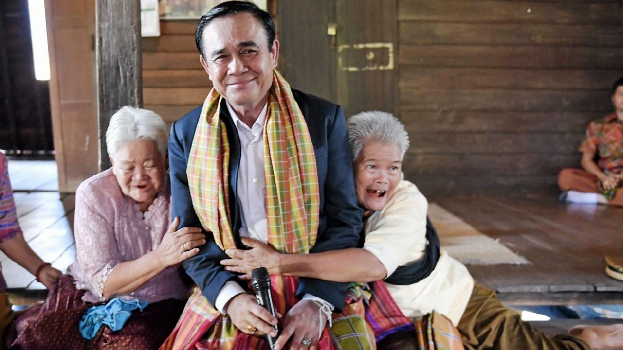 'บิ๊กตู่' ย้ำ ศก.ไทยไม่ตกต่ำเหมือนปี 57 ชี้คะแนน IMD ยังสูงกว่าเกณฑ์