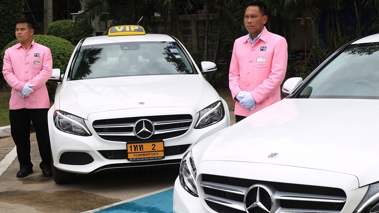 ว้าว! เปิดตัวแท็กซี่รถเบนซ์ ราคาพอจ่ายได้แลกกับความหรู