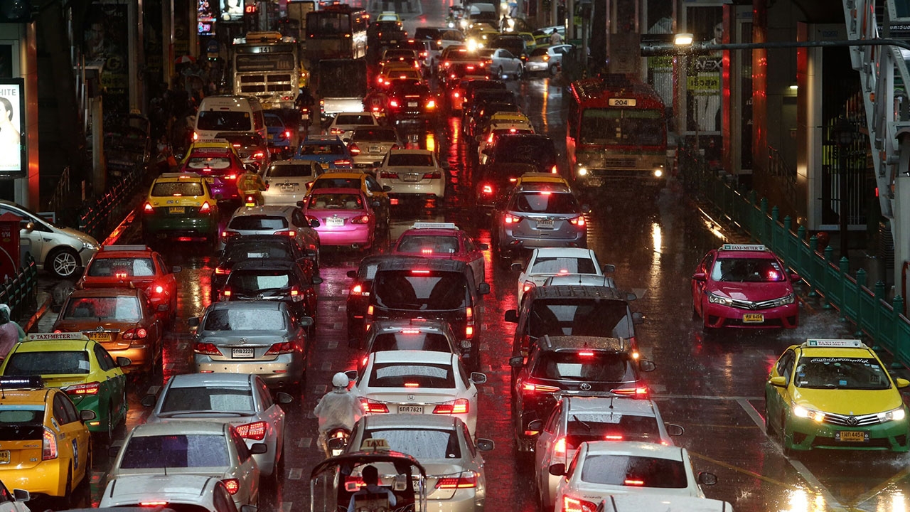 บันทึกวันฝนถล่มกรุง ความสุขใต้ดิน (ตอนจบ)