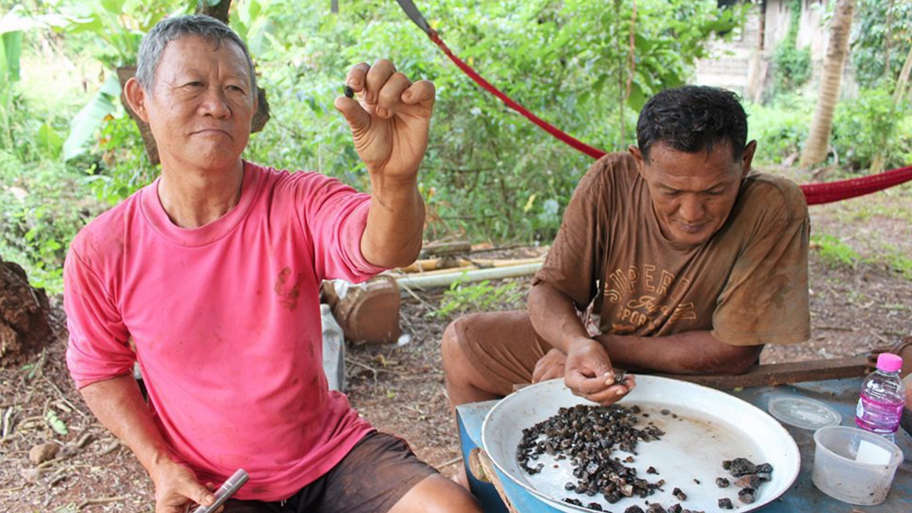 สัมผัสวิถี “เหมืองพลอยดิบเมืองจันท์”