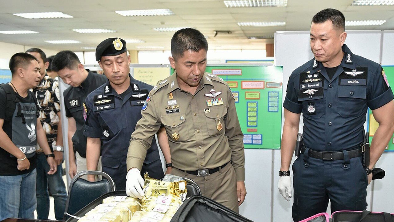 ขายยาข้ามประเทศ