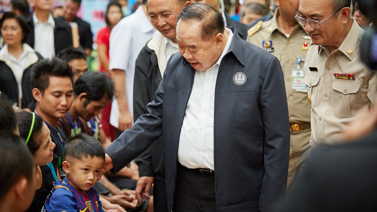 'บิ๊กป้อม' ลงพื้นที่ จ.สมุทรสาคร ย้ำทุกฝ่ายร่วมมือแก้ประมงผิด ก.ม.