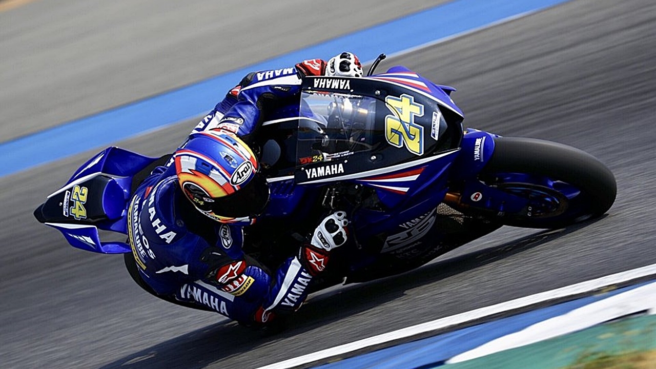 ขึ้นโพเดียม! 'ตั้น เดชา' เบียดเข้าที่ 2 รุ่น Super Sports 600 cc.