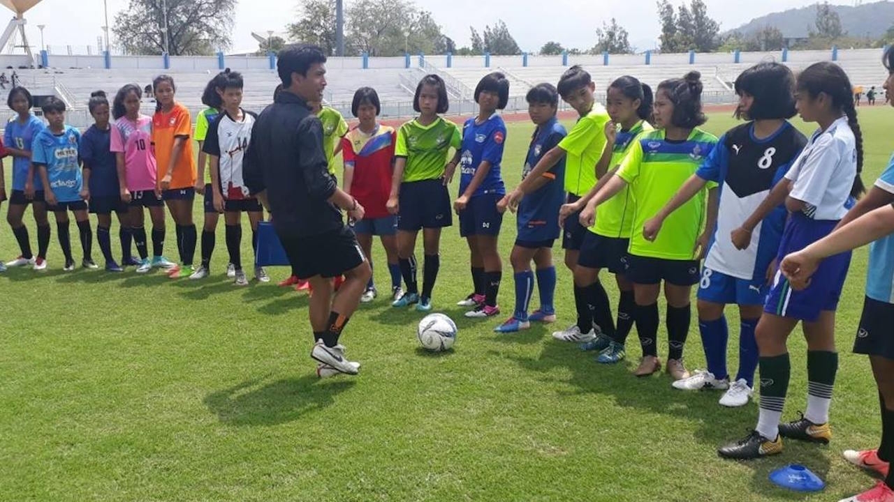 ล้นหลาม! 224 แข้งสาวตบเท้าร่วมคัดตัว ติดธงชบาแก้วยู-16