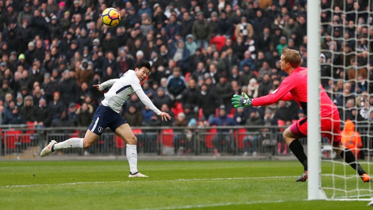โอปป้าทีเด็ด!! ไก่จิกฮัดเดอร์สฟิลด์ 2-0 แซงหงส์ขึ้นที่ 3