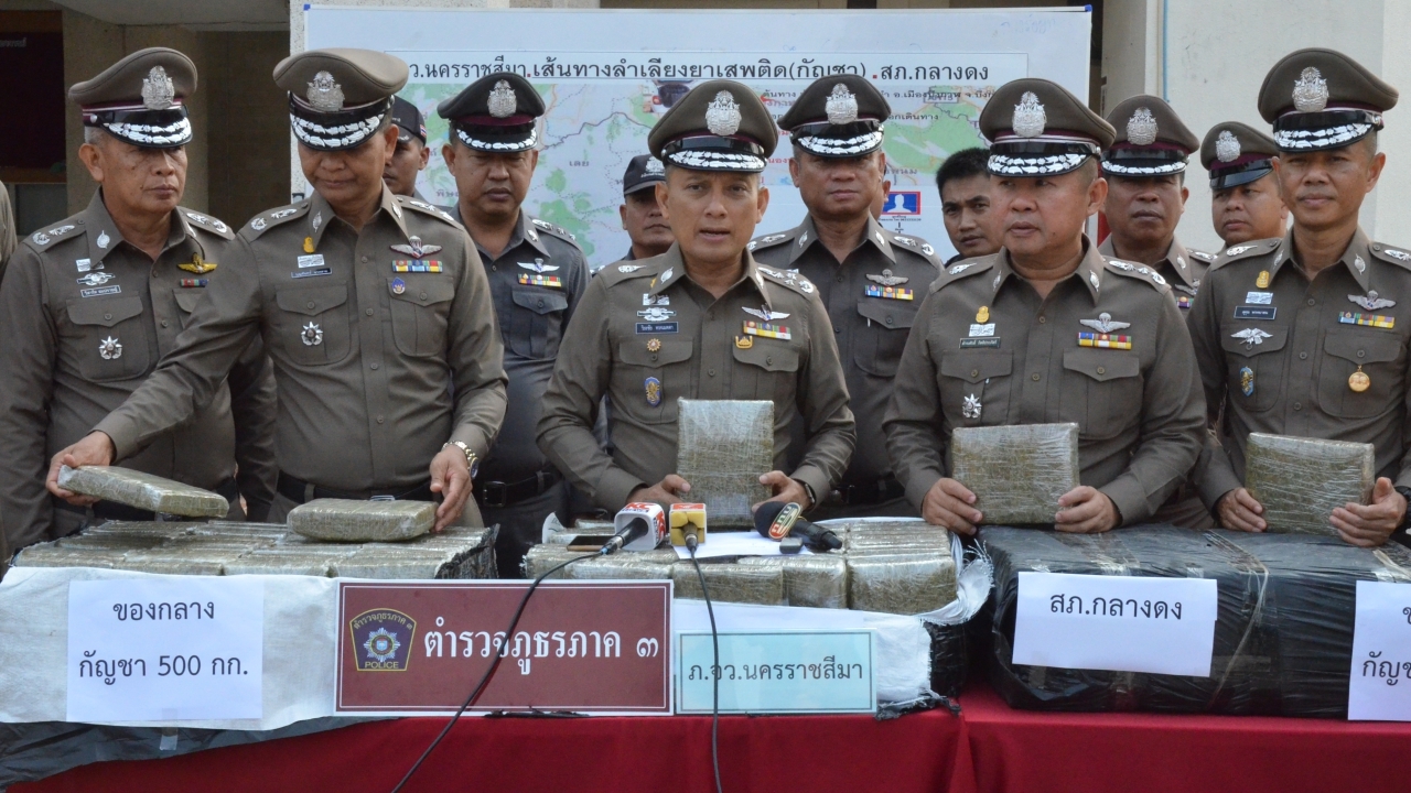 ไม่เข็ด! ตร.โคราช รวบหนุ่มเชียงรายรับจ้างขนกัญชา พบเพิ่งพ้นโทษมา