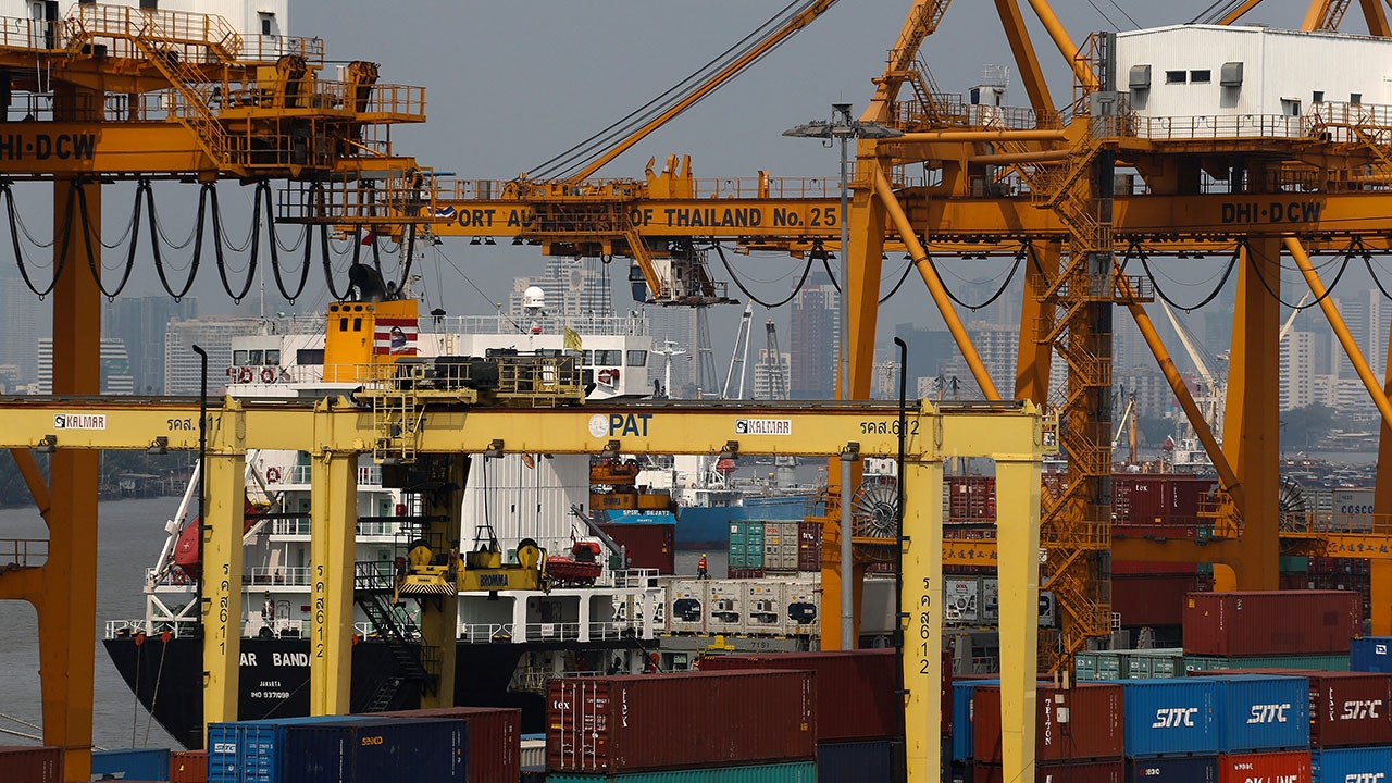 ส่งออกเดือน ม.ค.พุ่งทุบสถิติ “สนธิรัตน์” ยันทำงานหนักเข็นเป้าปีนี้โต 8%