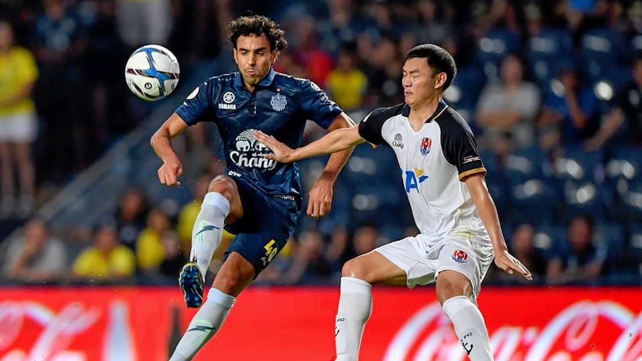 บุรีรัมย์ยังแกร่ง! เปิดบ้านไล่อัดราชนาวี 2-0 นำฝูงยาว