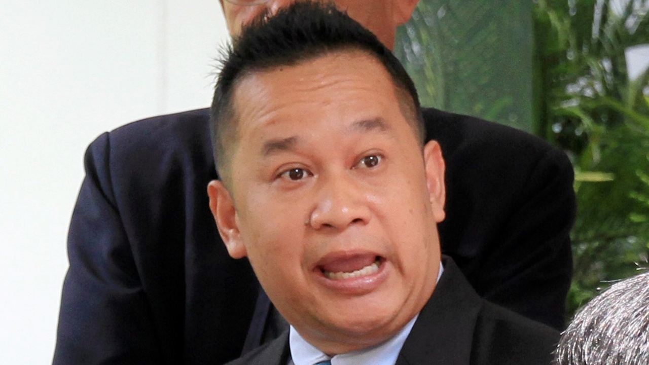 พท.เย้ย 'มาร์ค' ไม่รู้ชะตาตัวเอง ซัดปลุกผี 'ทักษิณ' สาดโคลนฝ่ายตรงข้าม