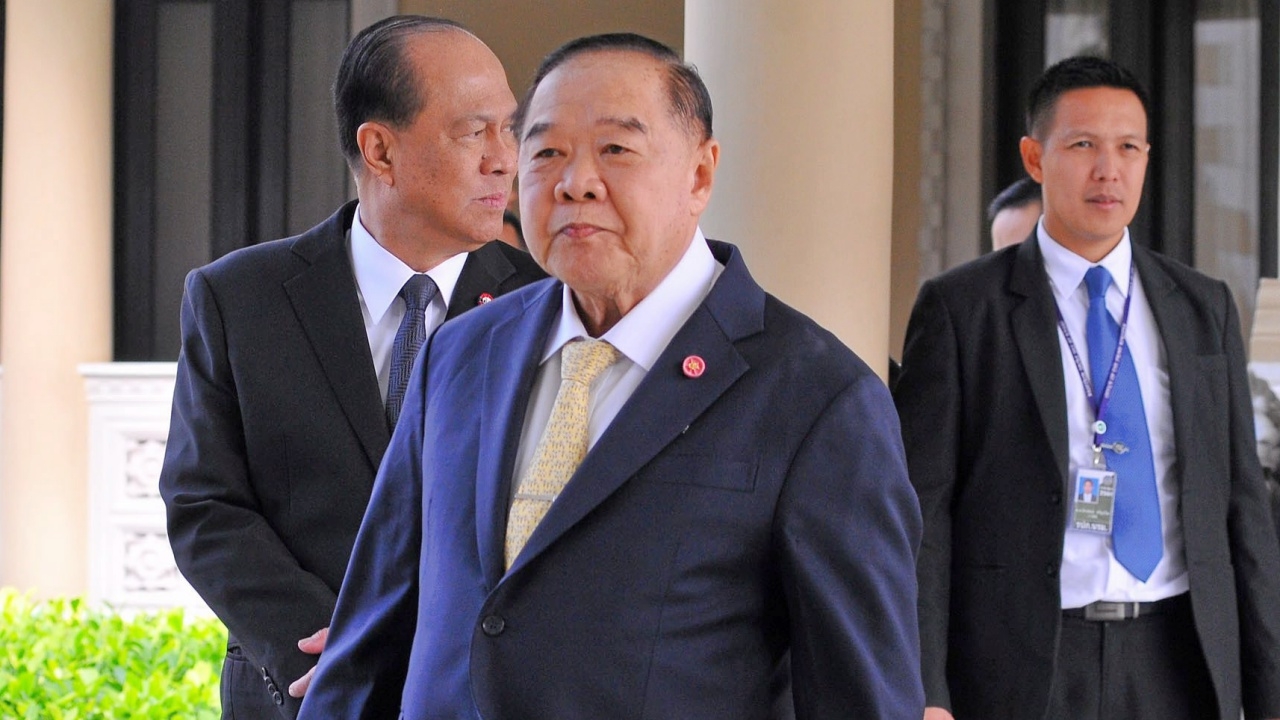 'บิ๊กป้อม' ปัดป้อง 'เปรมชัย' ยันไม่เปลี่ยนตัว 'ศรีวราห์' แย้มคดีใกล้จบ