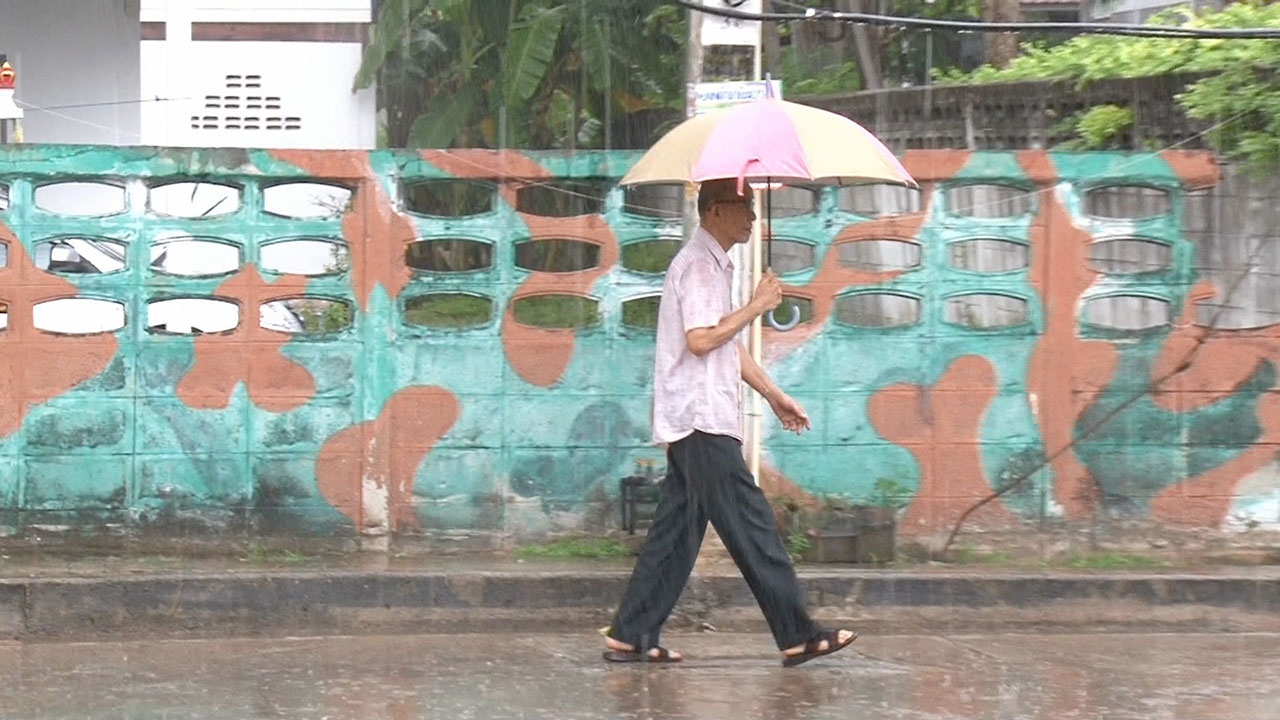 ทั่วไทยยังมีฝน และตกหนักบางแห่ง อันดามัน อ่าวไทย คลื่นสูง 2 เมตร