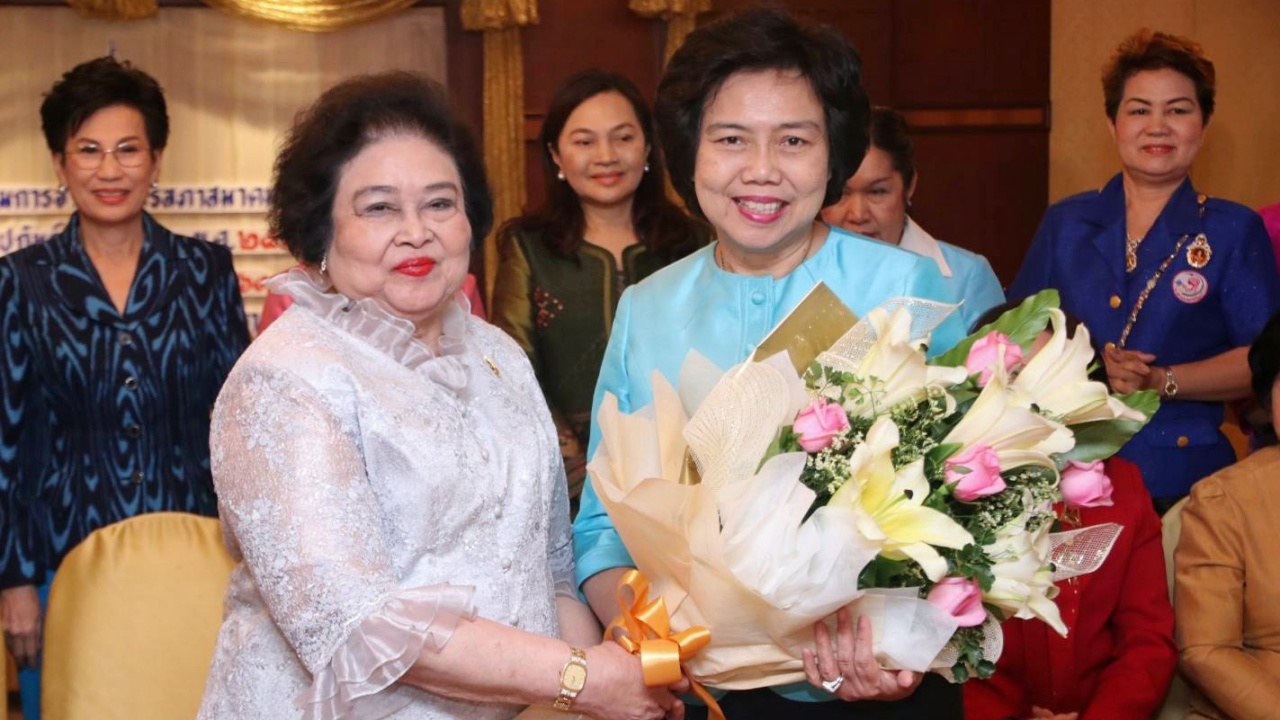 คะแนนท่วมท้น! 'ดร.วันดี' ได้รับเลือกดำรงตำแหน่ง ปธ.สภาสตรีฯ สมัยที่ 2
