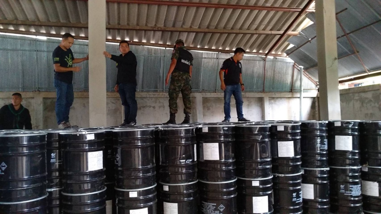 นรข.เชียงราย พบ สารตั้งต้น ผวา หากหลุดไป ผลิตยาบ้าได้ 500 ล้านเม็ด