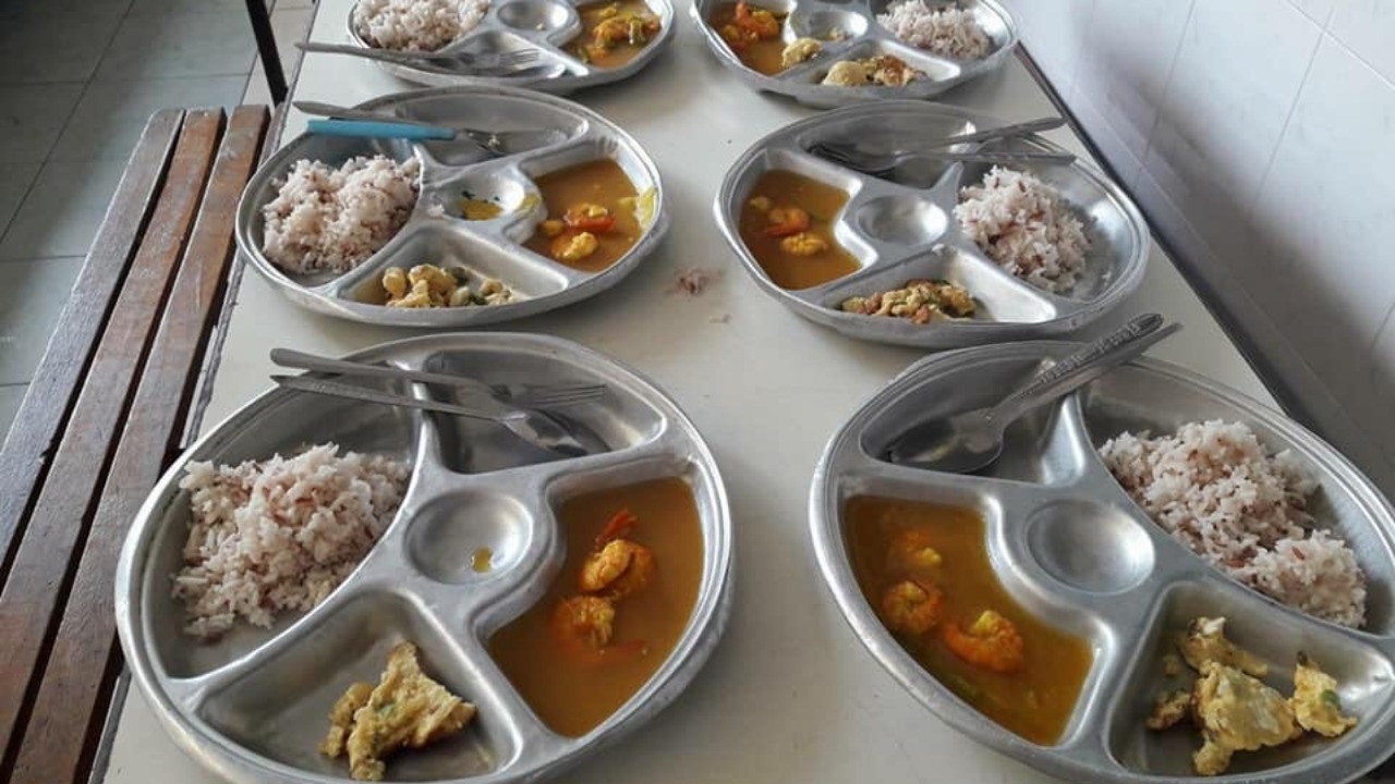 แฉโรงเรียนเทศบาลในยะลา มีทุจริตอาหารกลางวันเด็ก นายกเล็กสั่งสอบแล้ว