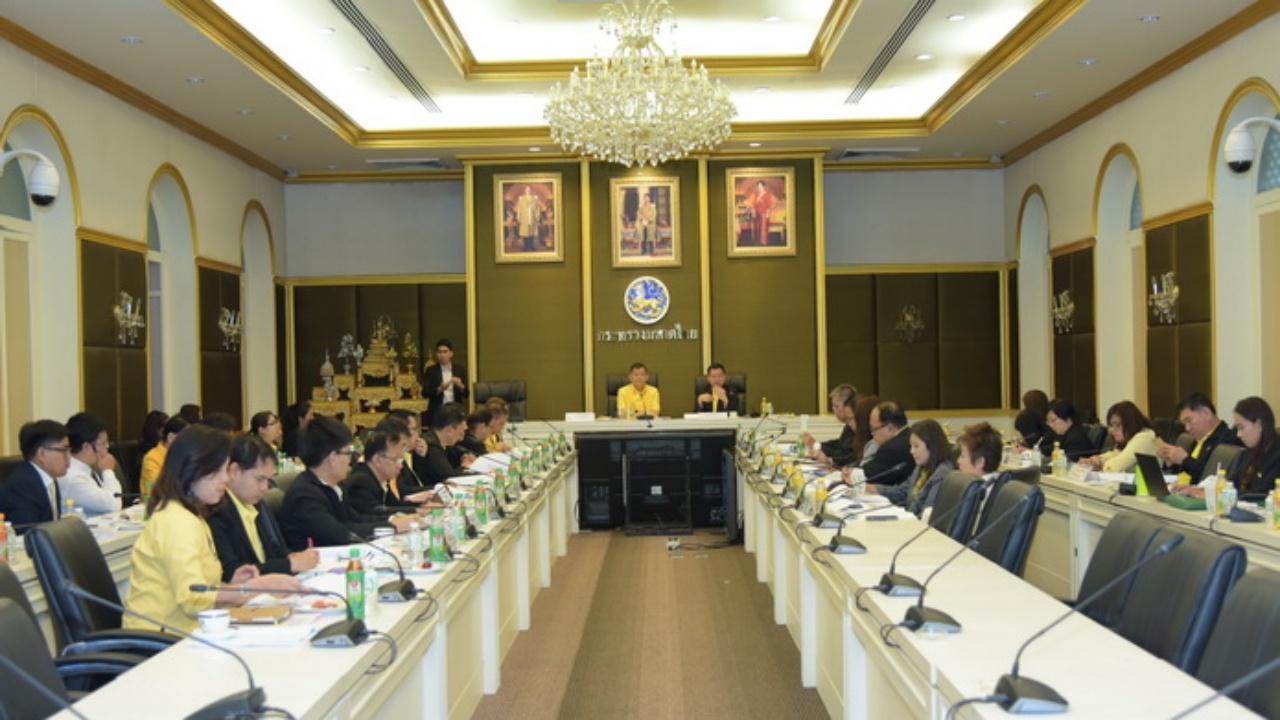 พช.ปลื้มขับเคลื่อนเศรษฐกิจฐานรากสำเร็จ ช่วยเพิ่มรายได้ 1 แสนครัวเรือน