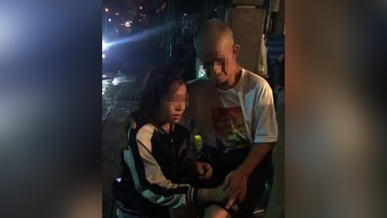 รพ.ราชวิถี แจง สาวอัดคลิปตบหัวคนแก่ ไม่ใช่นักศึกษาของสถาบันตามอ้าง