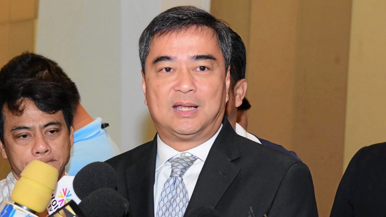 'มาร์ค' ส่งกำลังใจช่วย 9 หมูป่า ห่วงปมวิจารณ์ กดดันการช่วยเหลือ