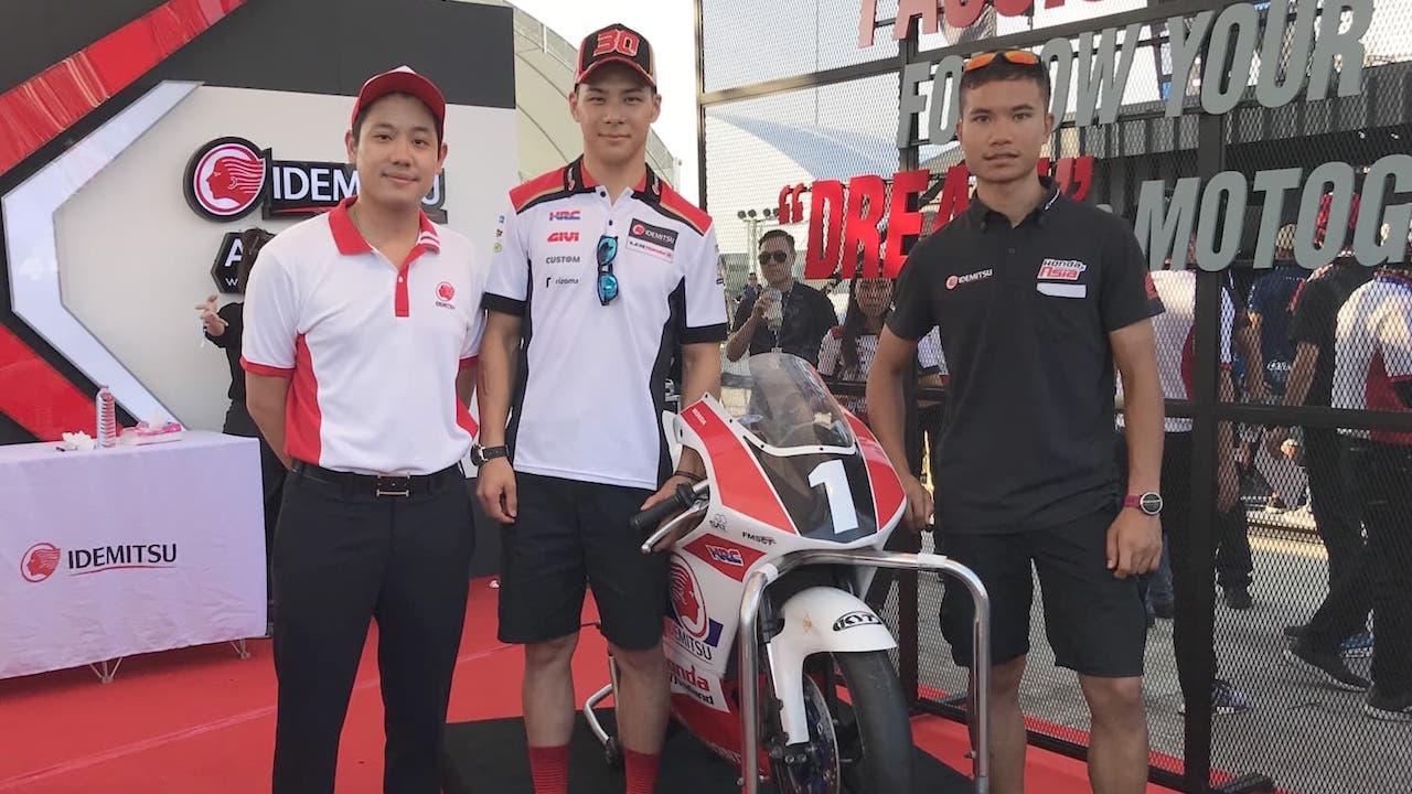 'อิเดมิตสึ' นำนักบิดระดับโลก กระทบไหล่แฟนโมโตจีพีชาวไทย