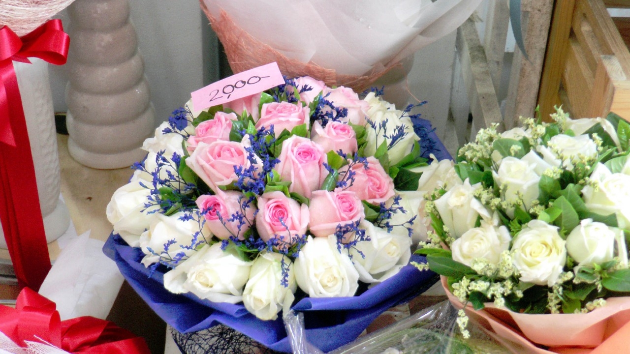 วาเลนไทน์ที่หัวหินไม่คึกคัก ดอกกุหลาบยังขายได้ แต่ไม่เท่ากับปีก่อนๆ