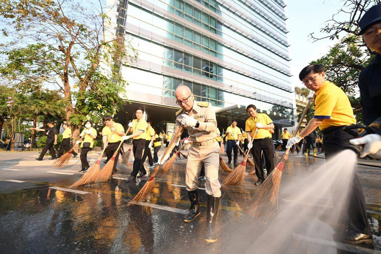 PM2.5 กระเจิง! กฟผ. พ่น “ไอน้ำยอดตึก” ลดฝุ่นกว่าพันหัวฉีด