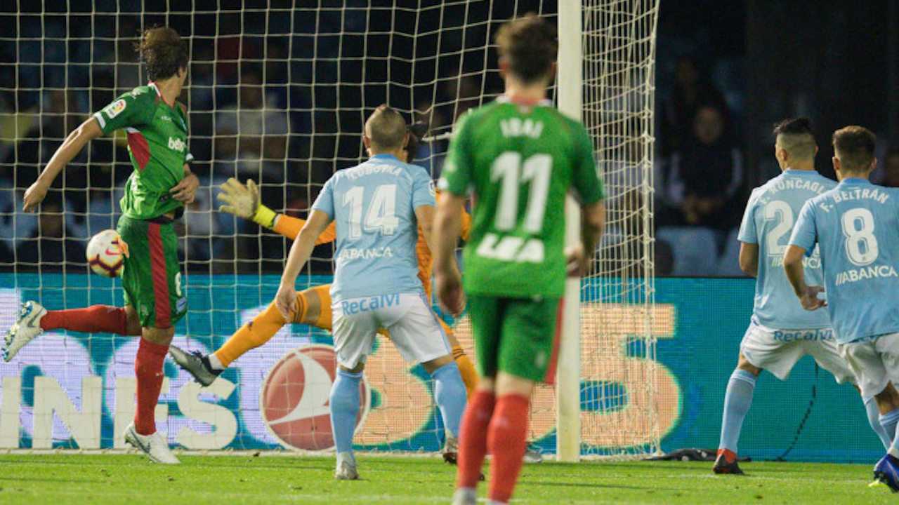 'อลาเบส' บุกเฉือนเซลตา 1-0 ขึ้นจ่าฝูงลา ลีกา