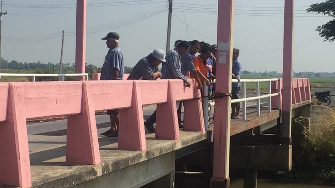 ชาวบ้านสุพรรณฯ ร้องสะพานข้ามคลองชำรุด สลิงยึดผุจวนพังวอนซ่อมด่วน