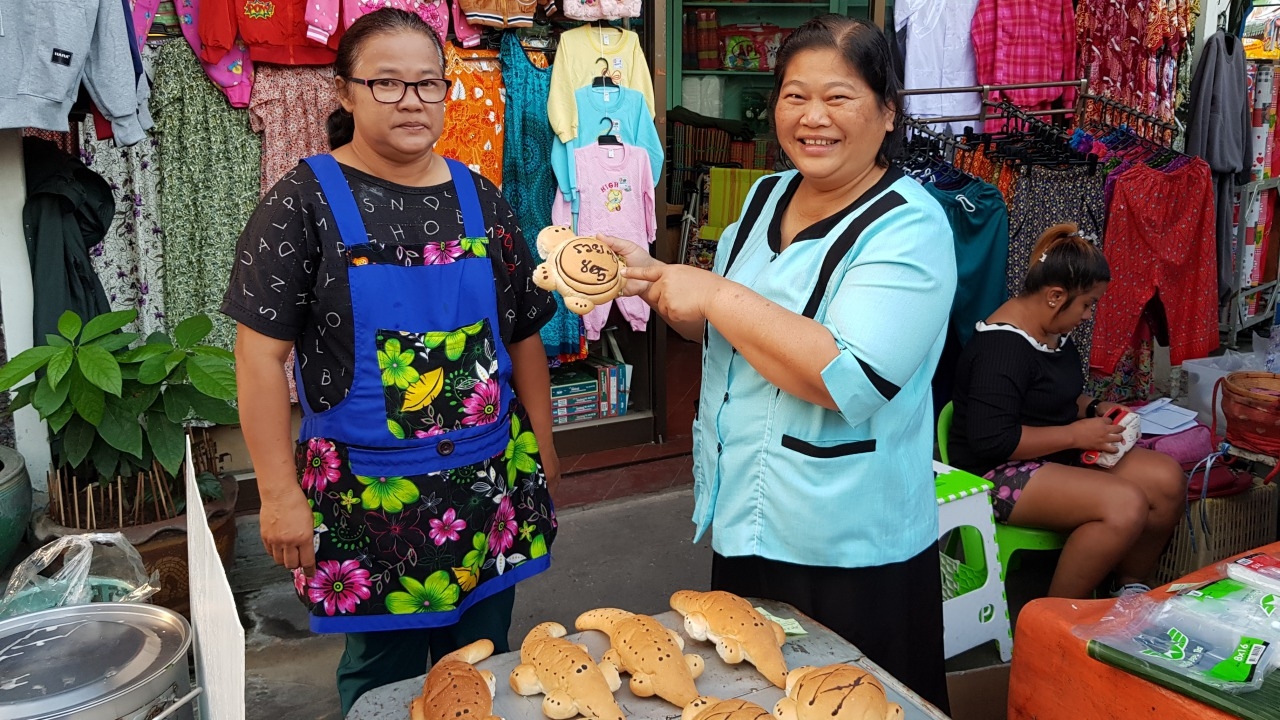 ไอเดียเก๋!ทำบุญเลี้ยงปลา กระทงขนมปังพิษณุโลก แถมเลขเด็ดให้ลุ้นด้วย