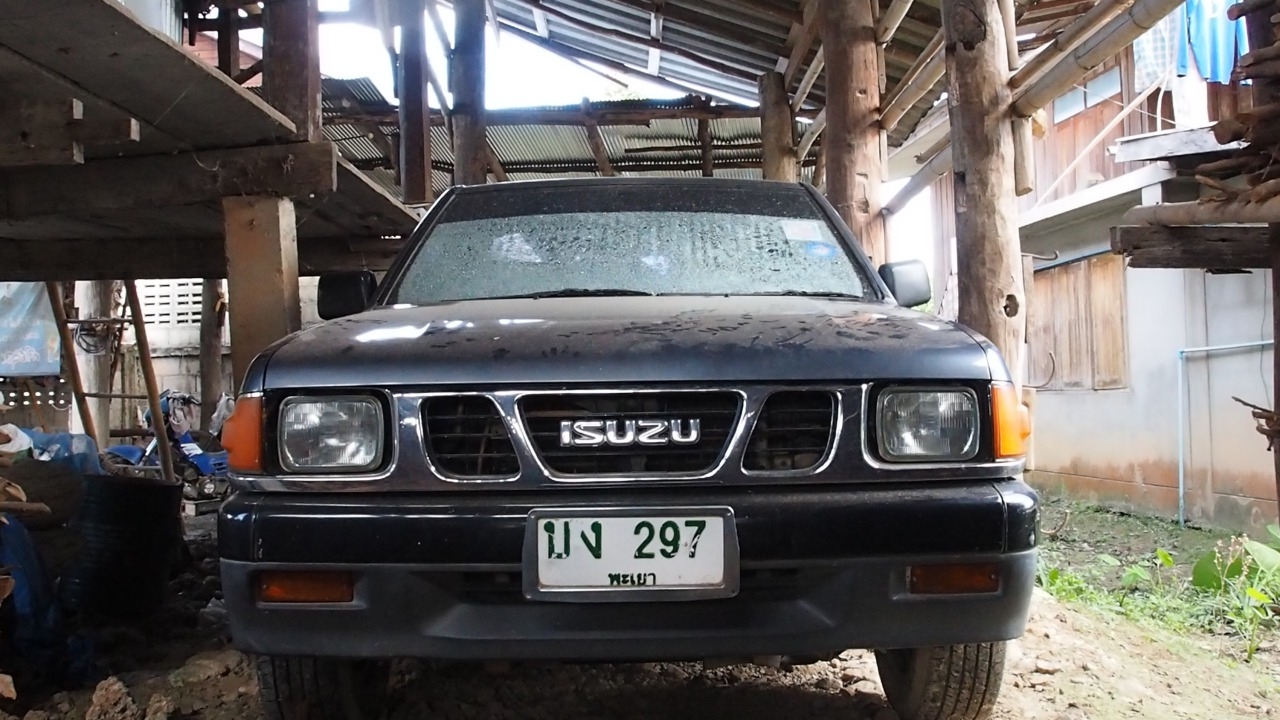 ควันหลงปีใหม่ กระสุนปริศนาพุ่งทะลุกระจกรถสาวพะเยา คาดมีคนยิงปืนขึ้นฟ้า