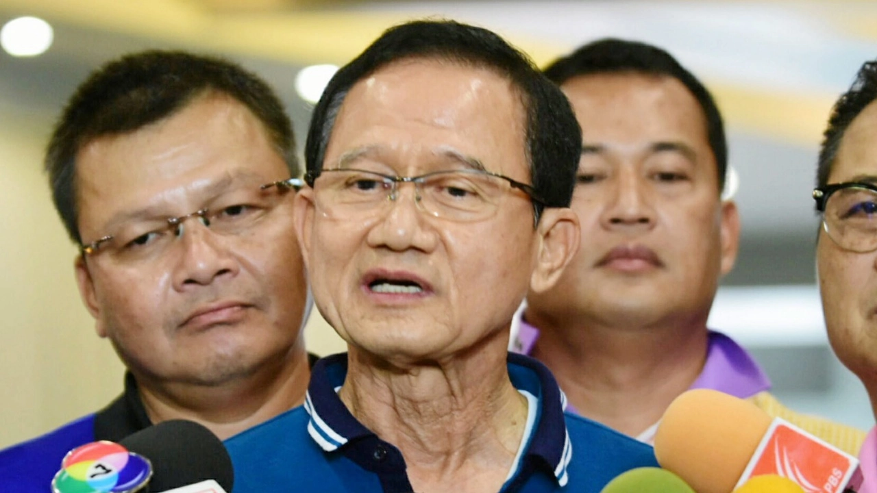 'สมชาย' แนะ กกต.เร่งแจงสังคมเรื่อง ลต. เตือนคลุมเครือระวังเป็นจำเลย