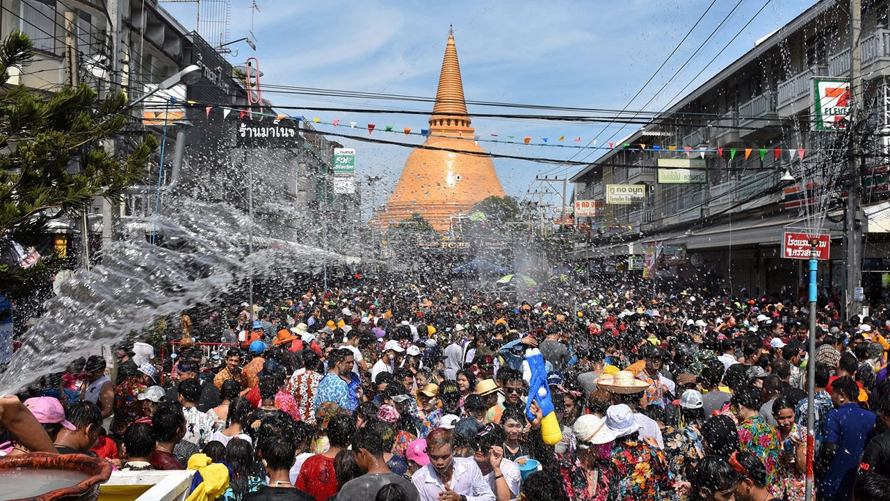 ฉ่ำสงกรานต์ 
