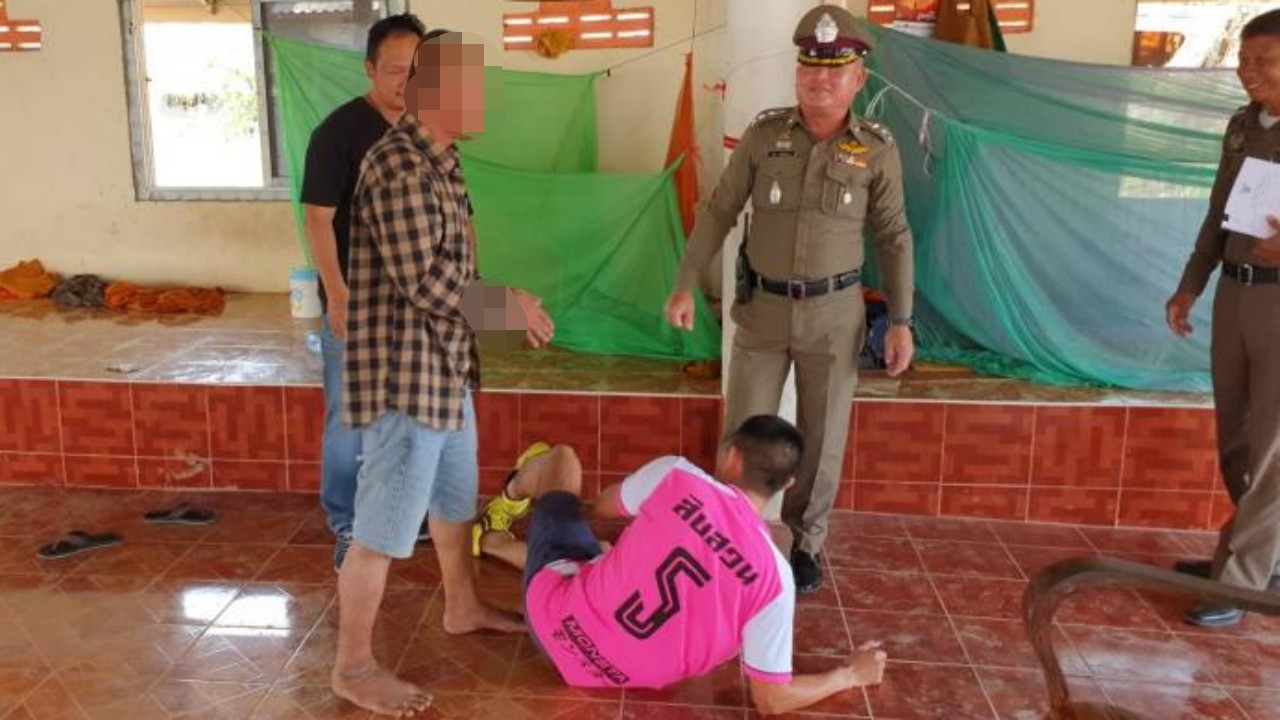 ตร.ปทุมธานี จับหลวงพี่แข้งโหด เตะพระร่วมสำนักสงฆ์มรณภาพ