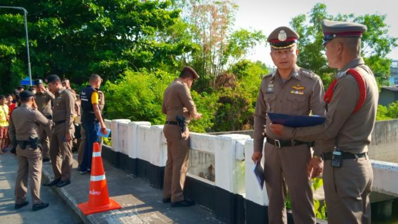 พบศพ “น้อย ซอยสิบสอง” ขาใหญ่ในพื้นที่ ถูกฟันแทง 7 แผลก่อนโยนทิ้งคลอง