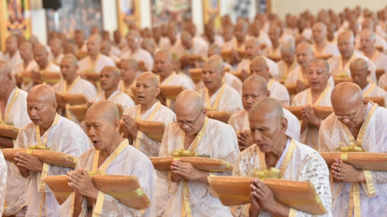 บวชเฉลิมพระเกียรติ ทั่วประเทศ 8,382 รูป